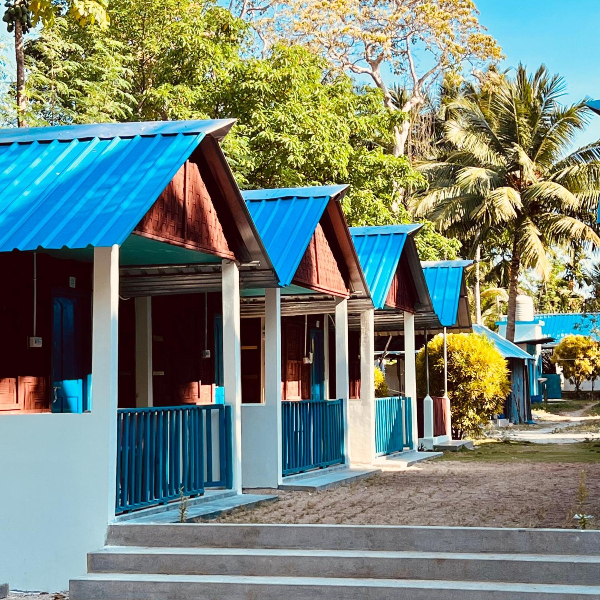 Blue Sea Restaurant & Bungalows Sitapur Exterior foto