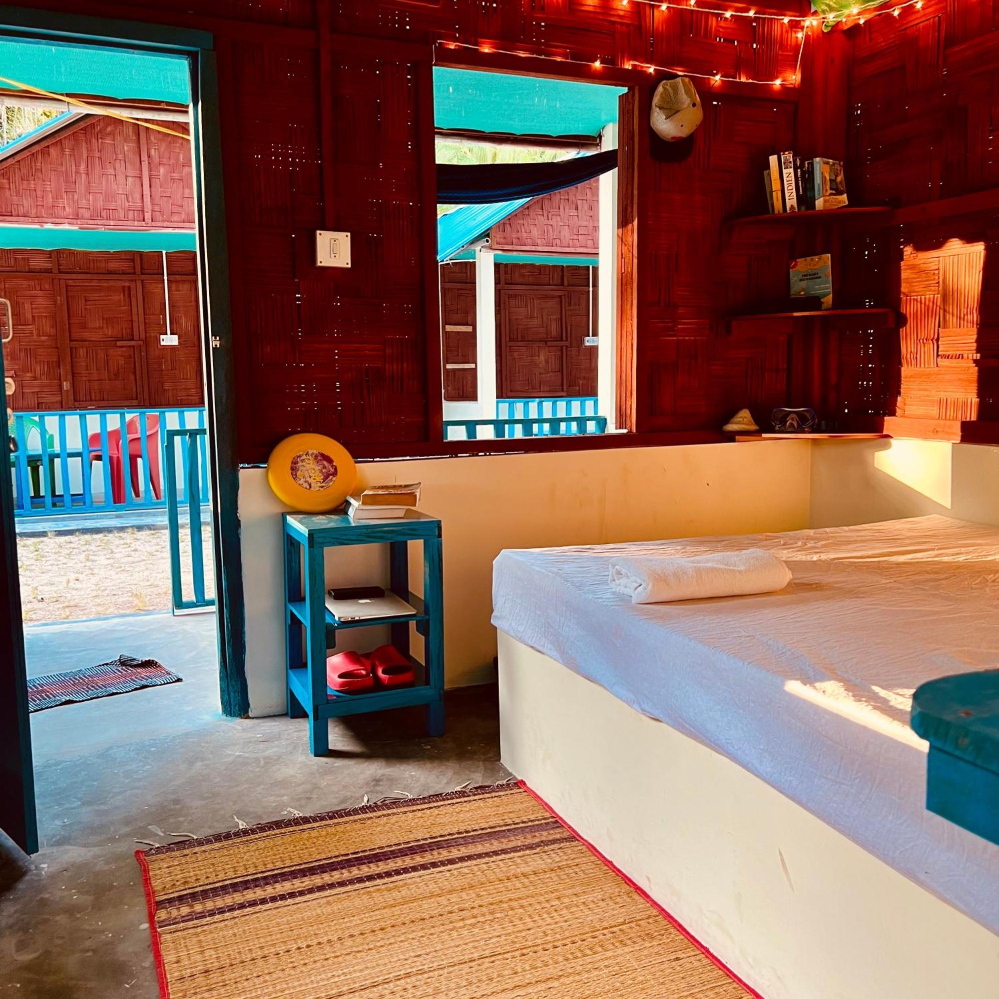 Blue Sea Restaurant & Bungalows Sitapur Exterior foto